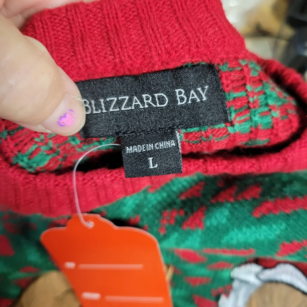 Blizzard Bay NWT Mens Christmas‎ Sweater Santa Lifts Gifts Size Large
